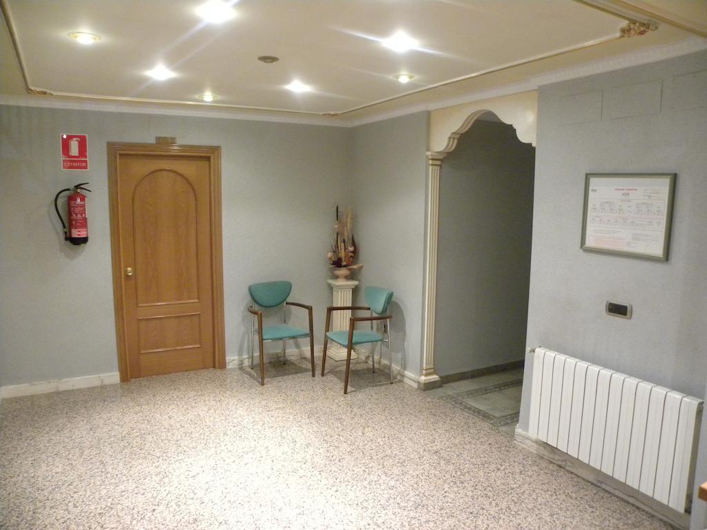 Hotel Duque De Calabria Manzanera Oda fotoğraf