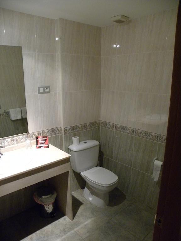 Hotel Duque De Calabria Manzanera Oda fotoğraf